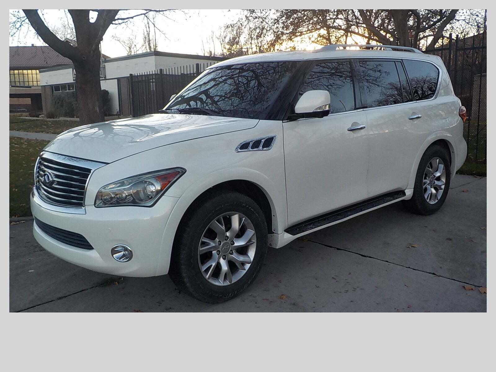 2011 Infiniti QX56 Base