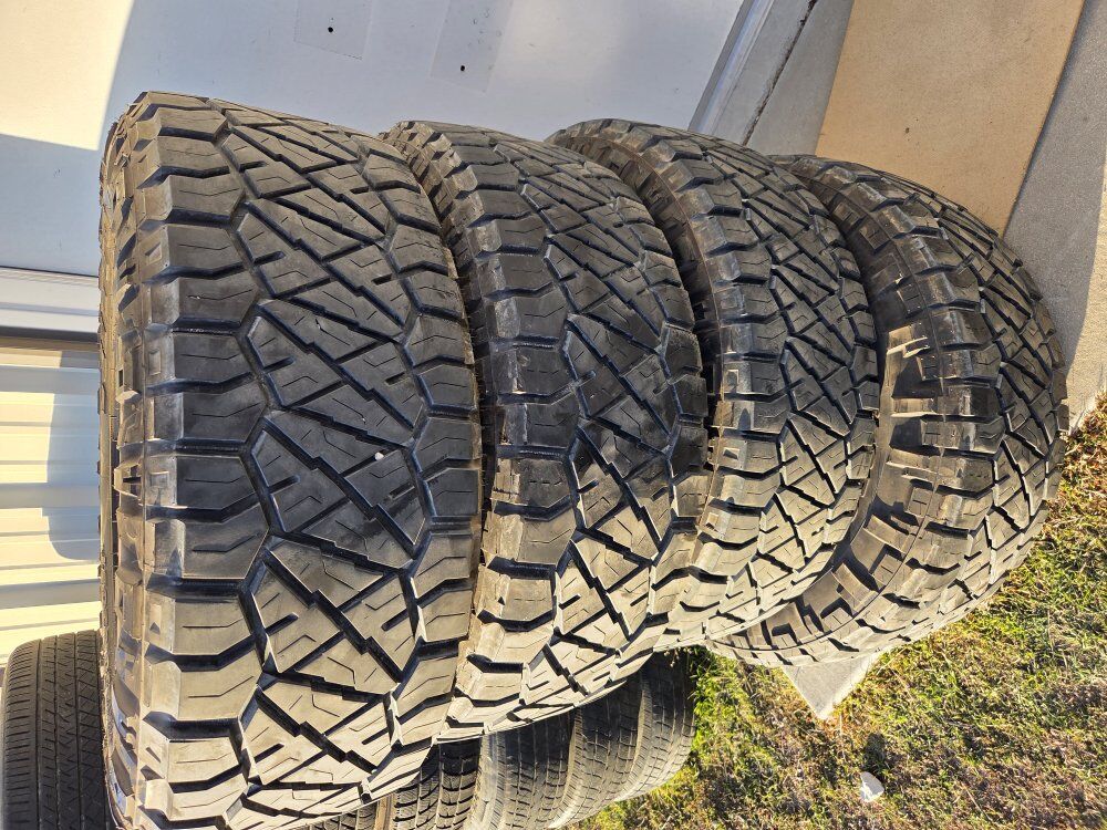 37/12.50/20 Nitto Ridge Grapplers