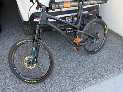 Yeti SB6 Mountain Bike - Full Suspension, size XL