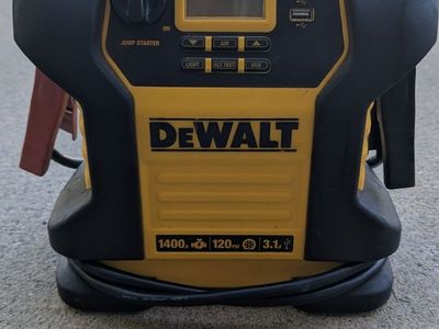 DeWalt Car Jumper