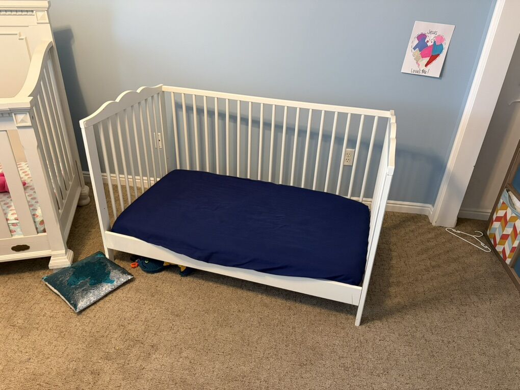 FREE - Infant Crib / toddler Bed