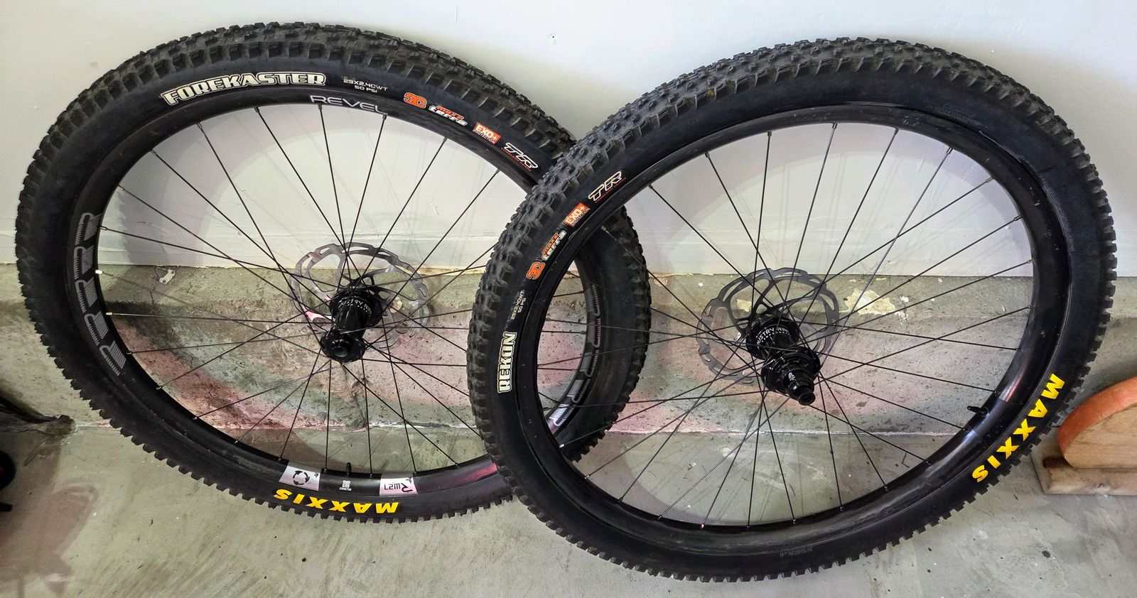 Revel RW Carbon Mountain Bike Wheelset