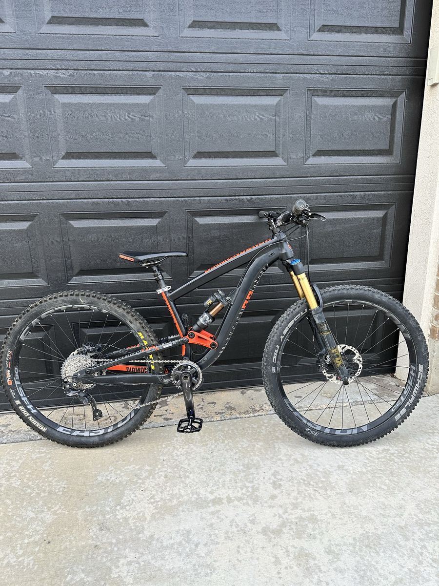 Diamondback Mission Pro MTB - FOX/Shimano/Raceface components 