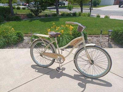 Ladies Panama Jack beach cruiser bike