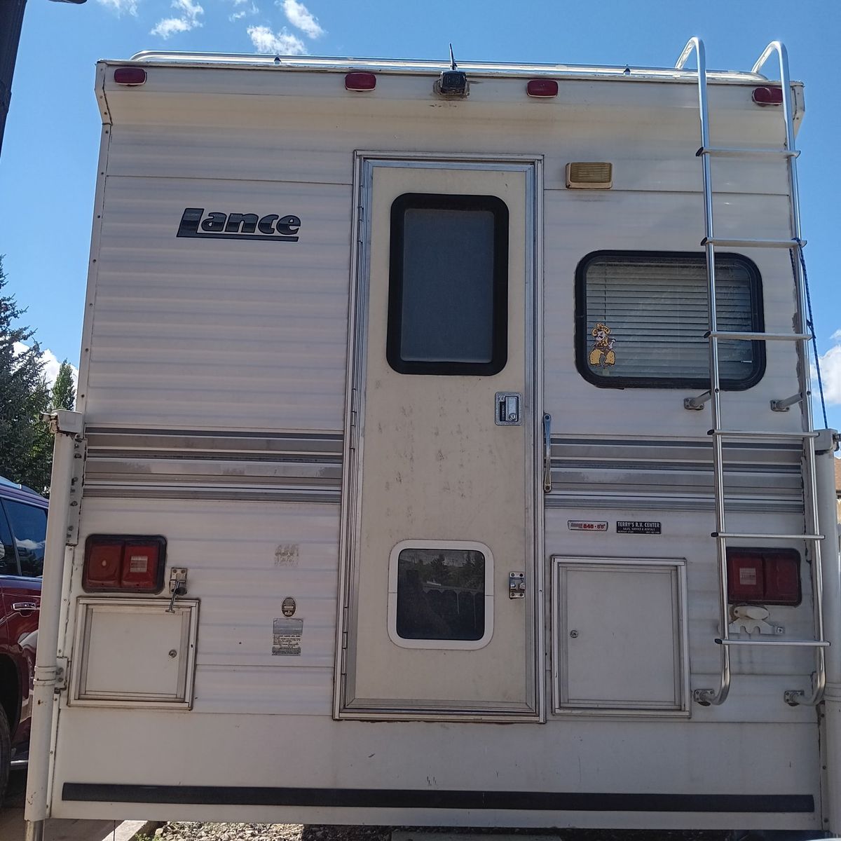 1999 Lance 845 short bed camper.
