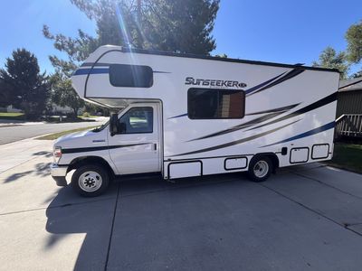 2021 24.5 Ft Forest River Sunseeker W/solar