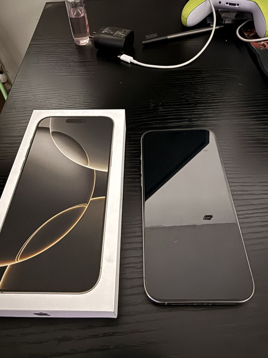 iPhone 16 pro max (unlocked)