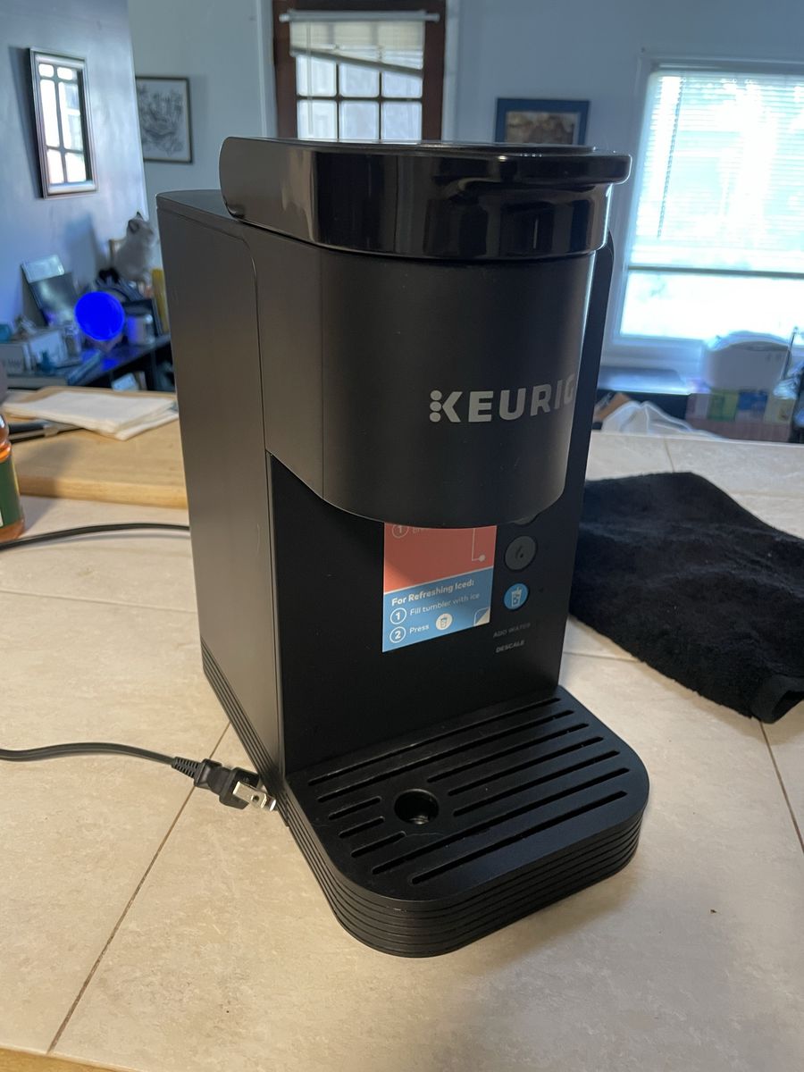 Keurig K-Express Essentials Plus, Iced and Hot Single-Serve K-Cup Pod Coffee Maker, Black (Like New)