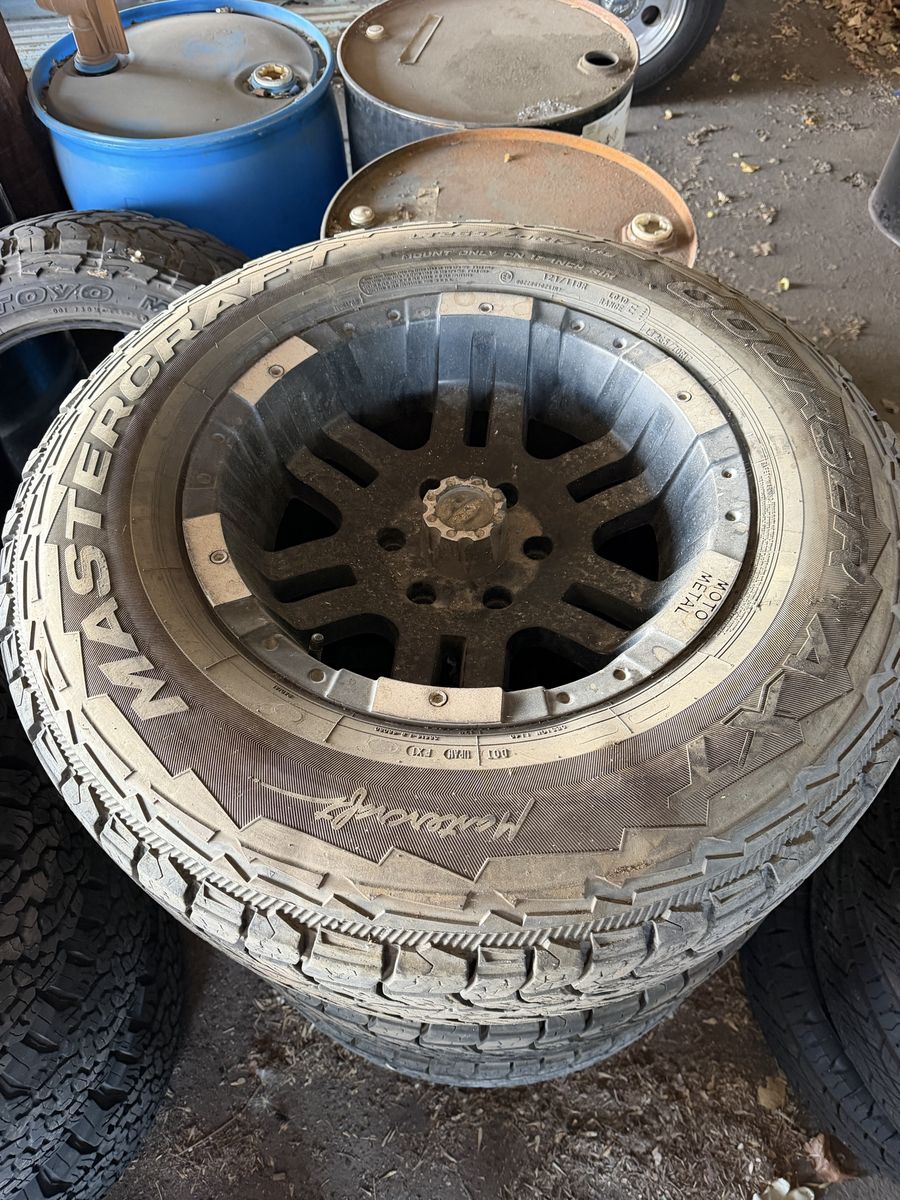 Set of 4 wheels and tires
