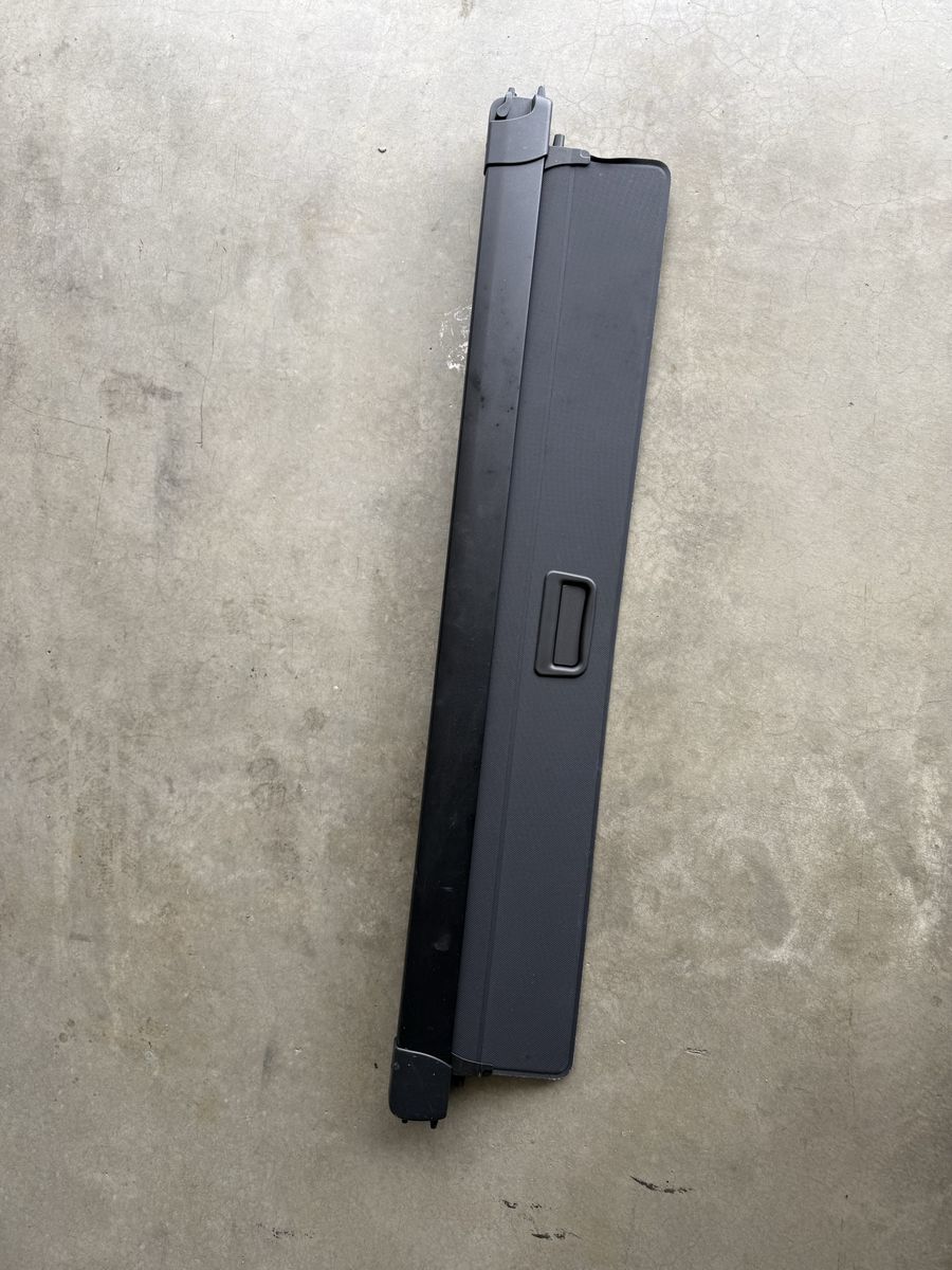 Brand new OEM RANGE ROVER VELAR cargo cover