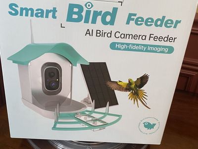 NEW - Smart Bird Feeder - Watch And Listen as Birds Stop to Eat - Buy Online $50 (Sale Price) Green Solar Powered - In Box