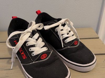 Kid's Heely's size 2