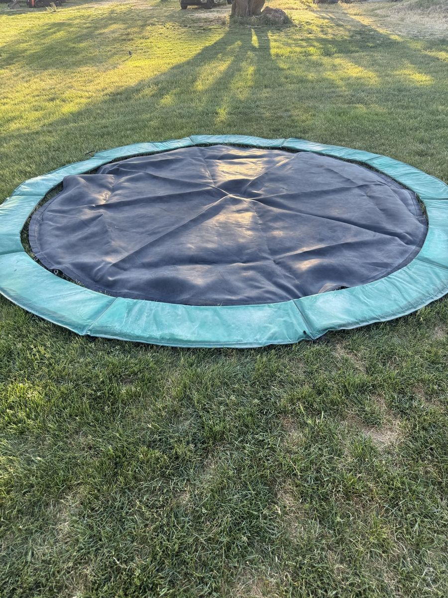 12 FT Trampoline