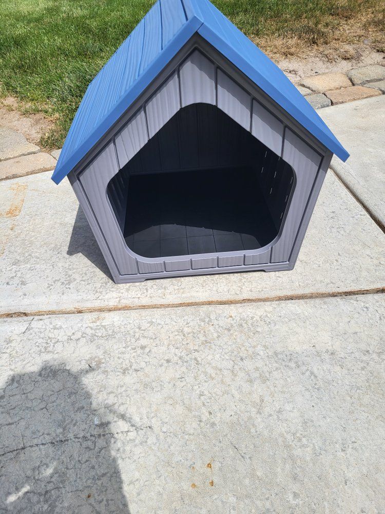 Small Outdoor Dog House 
Resin*