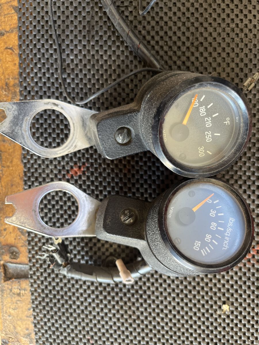 BMW airhead oil pressure and oil temp gauges