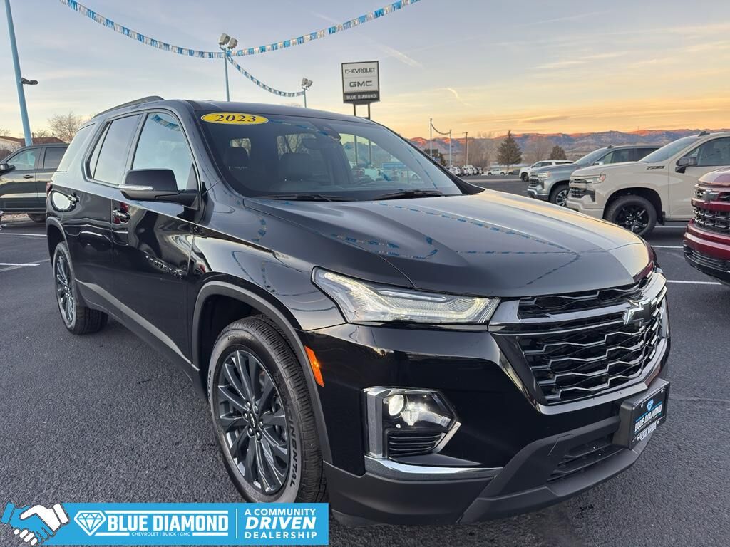 2023 Chevrolet Traverse RS