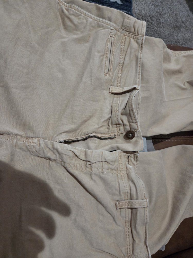 Lee Men's Slim Fit Performance Series Extreme Comfort Khaki Pants - Size 38x32  lot of 4