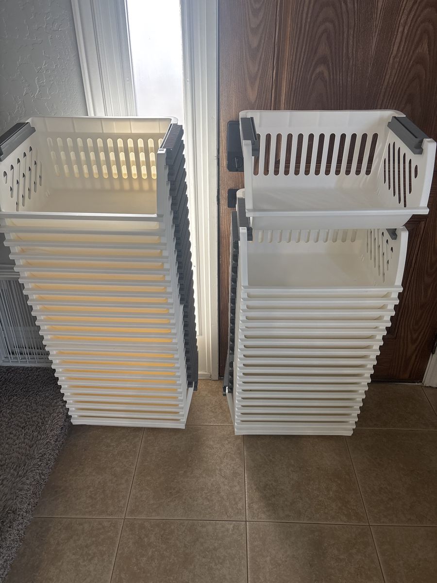 Stackable bins