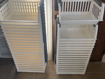 Stackable bins