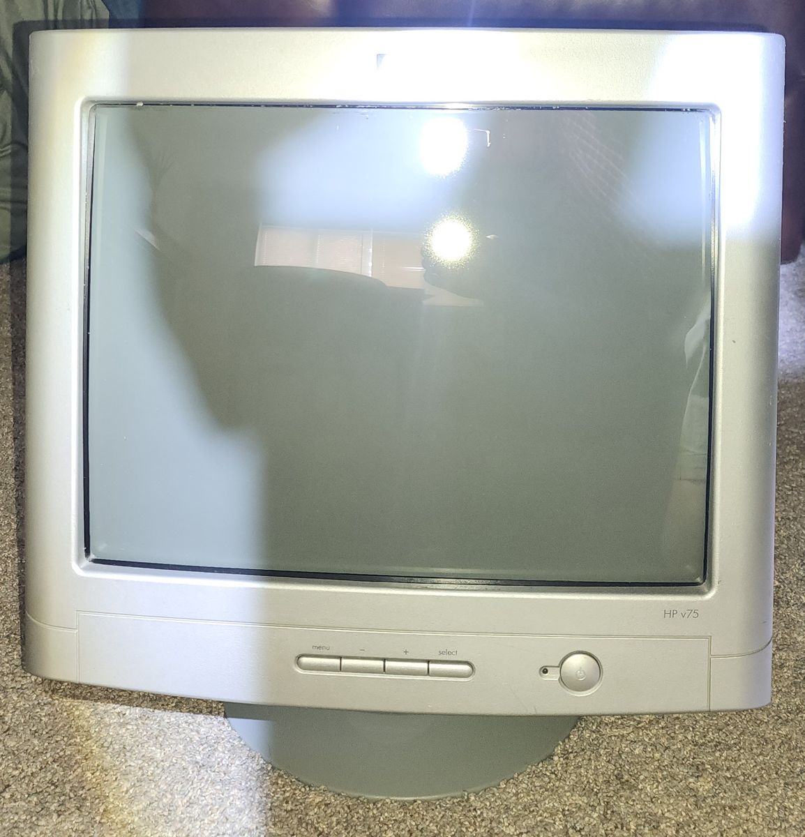 vintage 17 inch HP V75 CRT monitor
