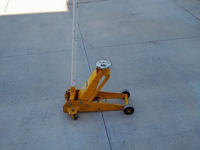 Wilmar 2.25 Ton Garage Jack