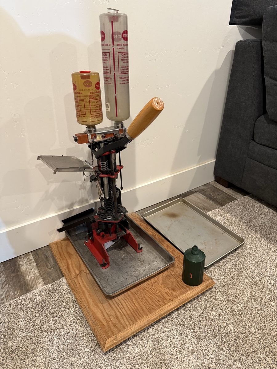 MEC 9000G Progressive Shotshell Reloader