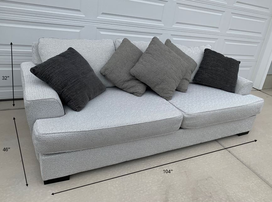 Renegade Pewter Gray Sofa with 5 toss pillows