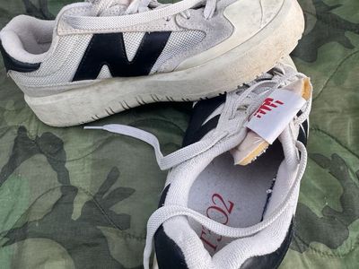 New Balance CT302 Sneakers - White/Black, Mens 7/Womens 8.5