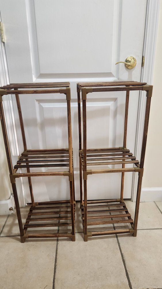 2 Shelves
