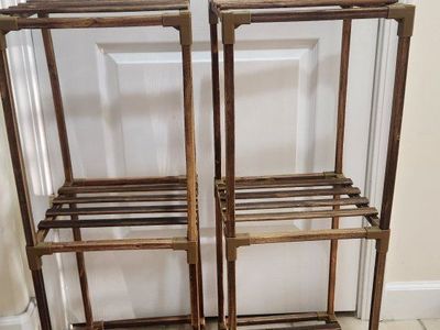 2 Shelves