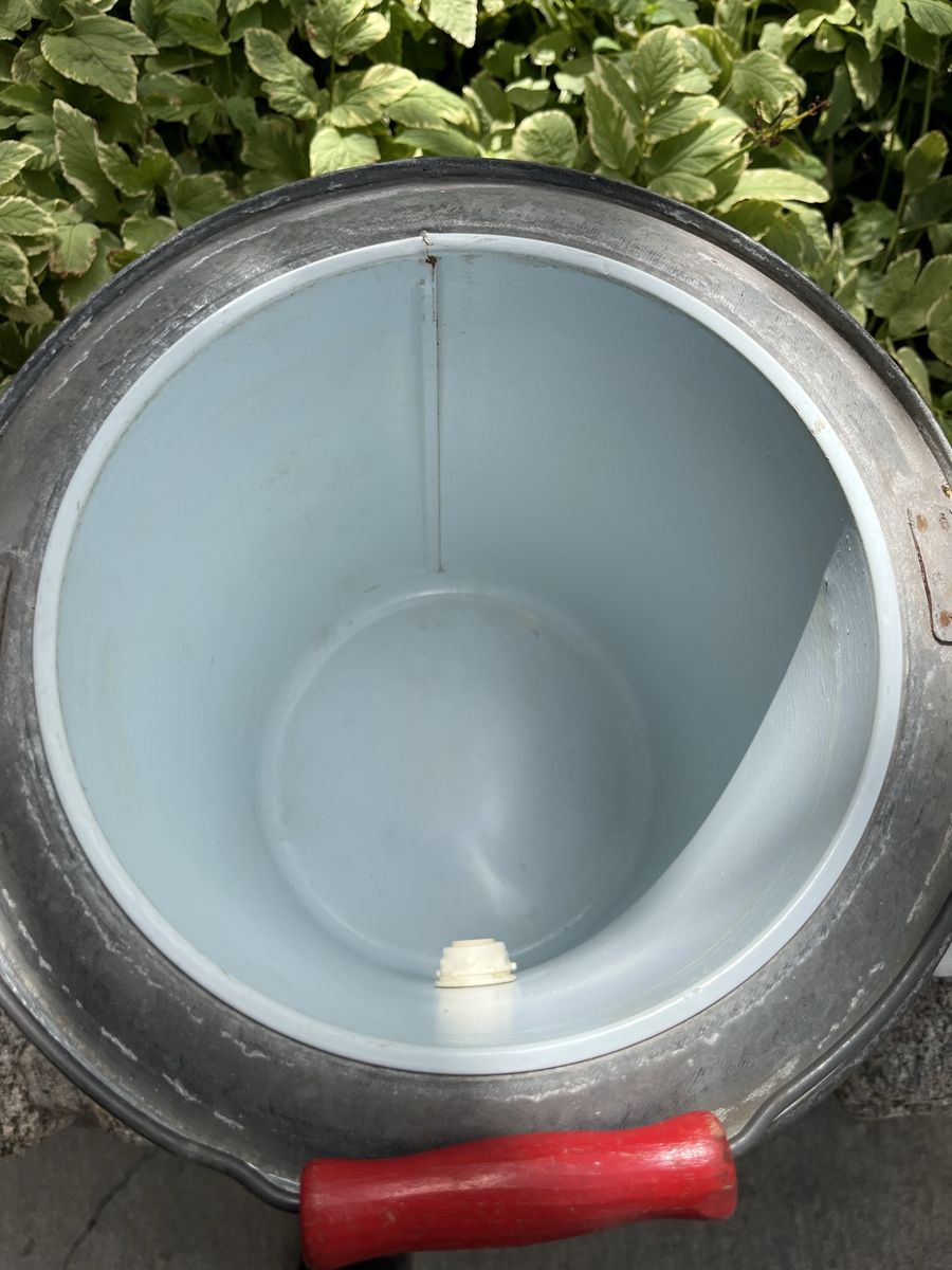 Main image 3