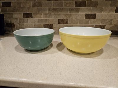 Vintage Pyrex Primary Colors Nesting Bowls Set of 2 - Yellow (403) & Green (402) Mixing Bowls