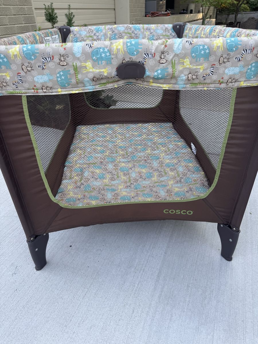 Cosco Funsport Portable Playard Pack and Play - Animal Print