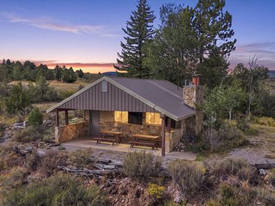 $400,000 | HUNTING CABIN IN SHEEP CREEK COVE | 0.51 ACRES MLS #2182153