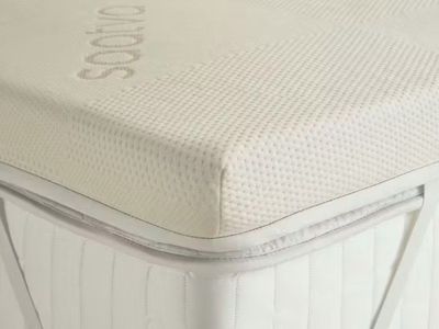 New Saatva Memory Foam Mattress Topper (Queen) - New in Box