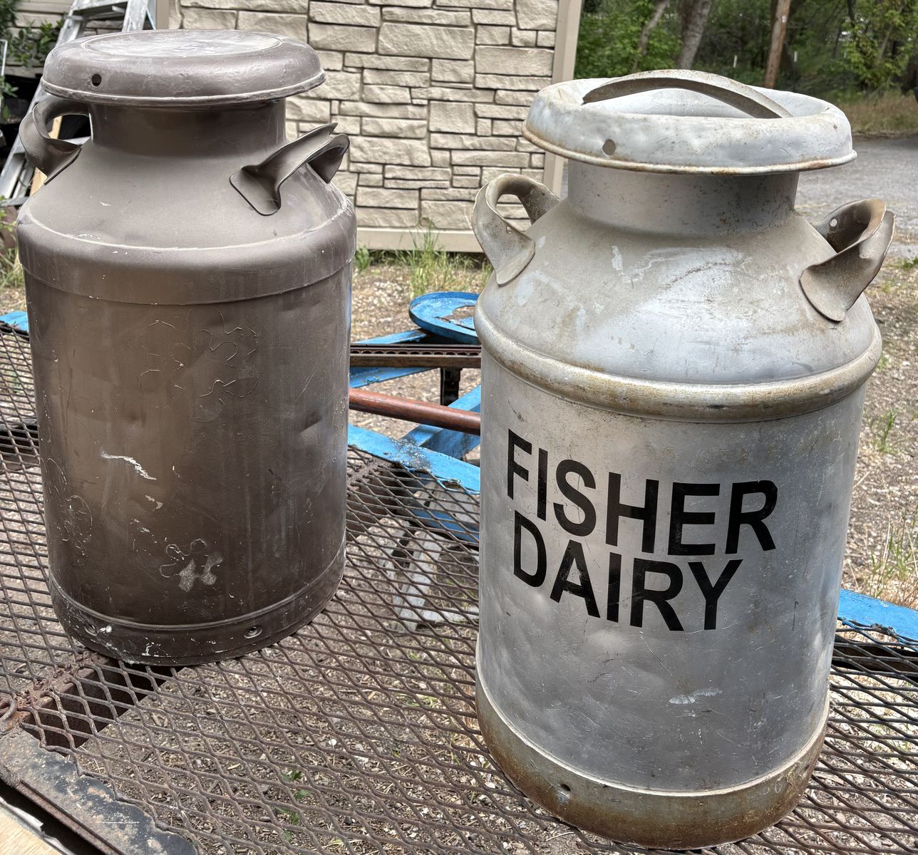 Vintage Antique 10 Gallon Milk Cans