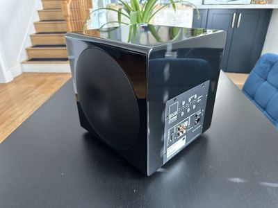 SVS 3000 Micro subwoofer gloss black