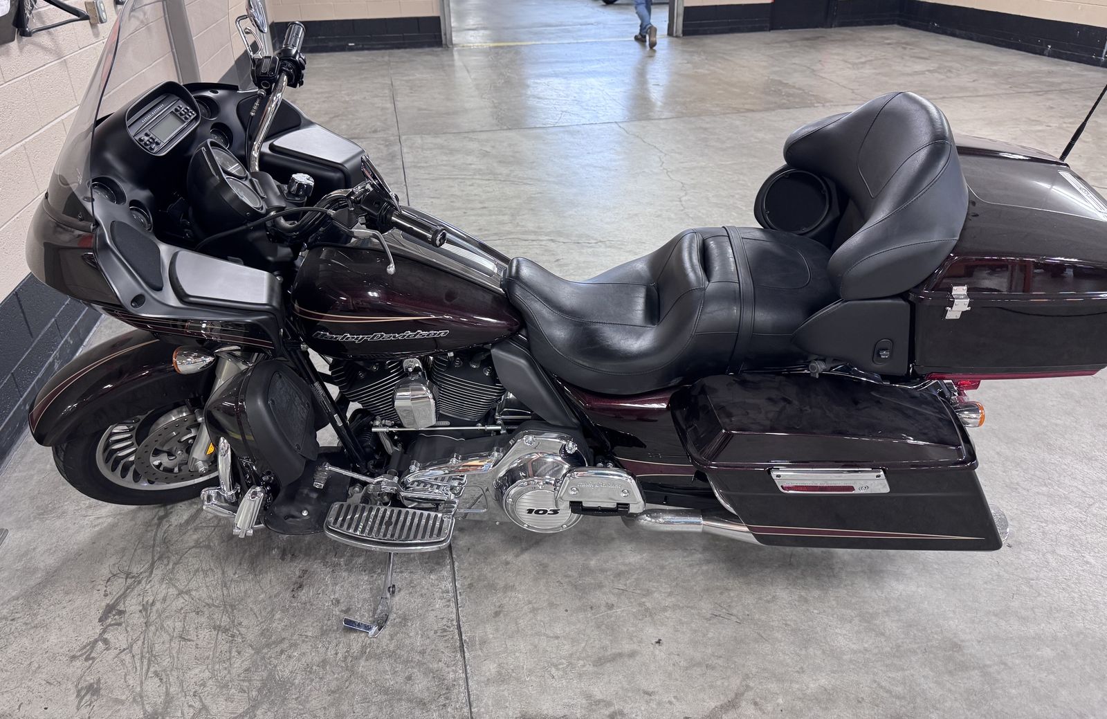2011 HD Road Glide Ultra - excellent condition