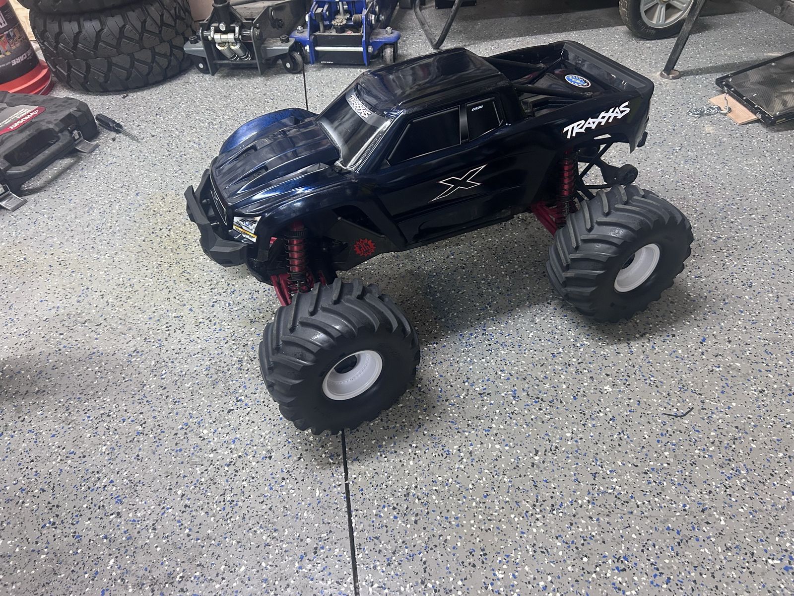Traxxas xmaxx 8s rarely driven spectrum esc and motor