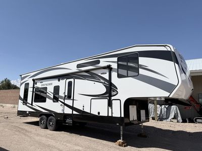2019 32ft Genesis Supreme Toyhauler 5th wheel