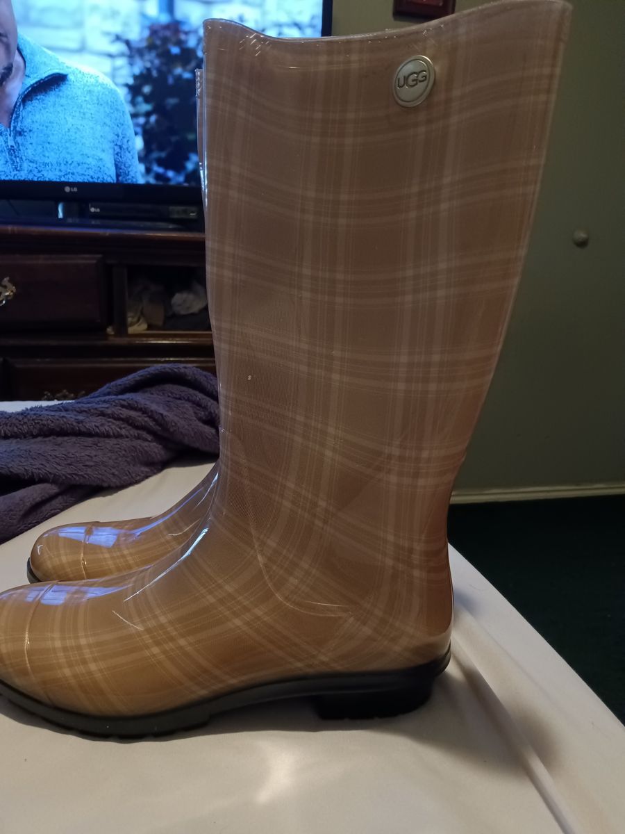 Ugg rainboots
