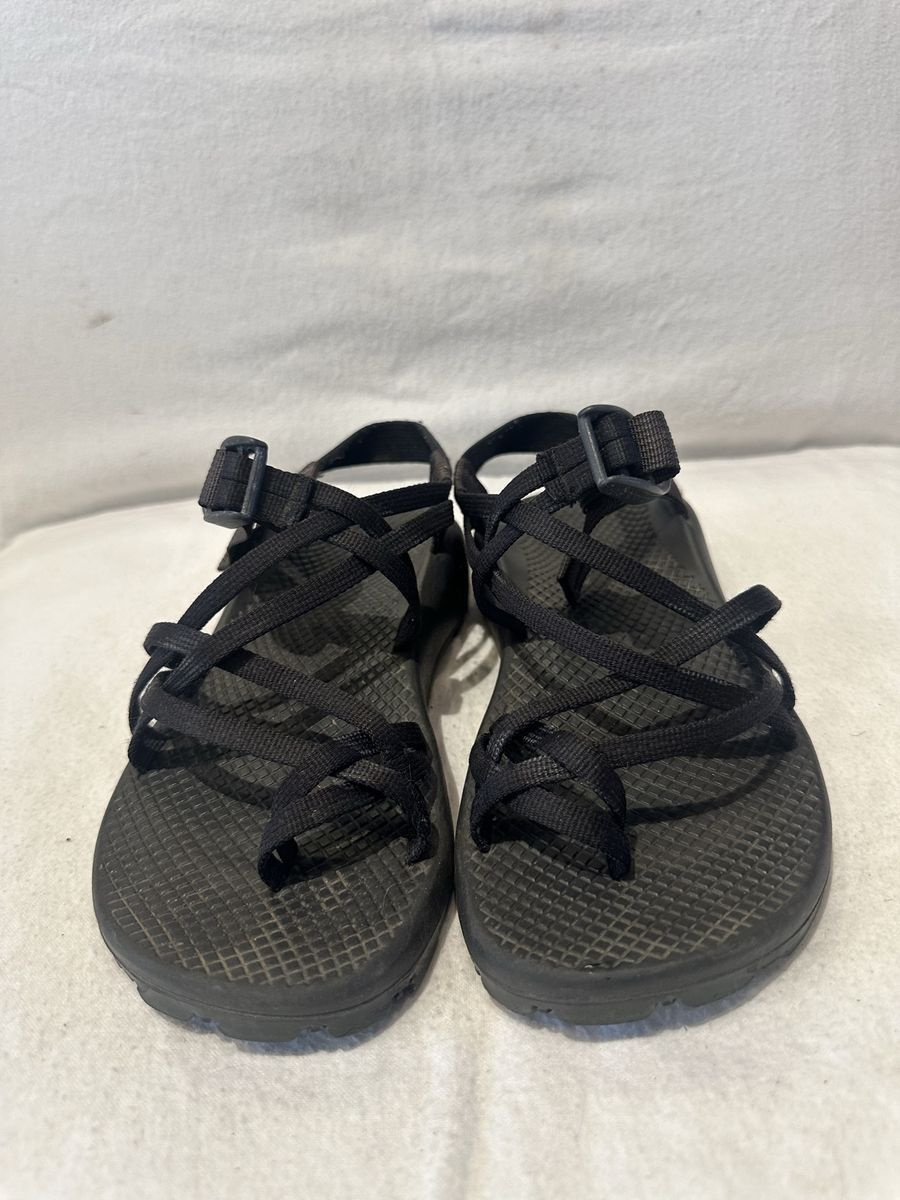 Chaco women’s size 7 three strand, black, hiking sandals