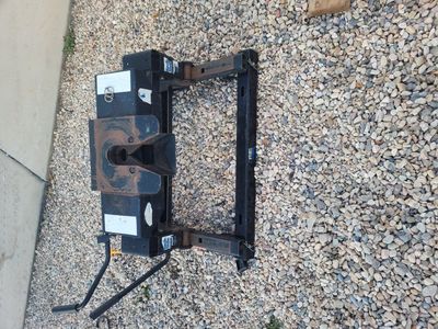 16k Reese Kwik-Slide 5th Wheel Hitch.