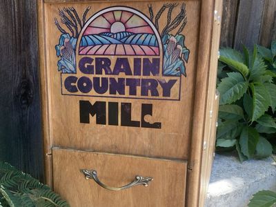 Vintage Grain Country Mill Dayton Motor Wheat Grinder NOS