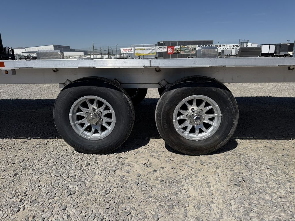 Main image 5