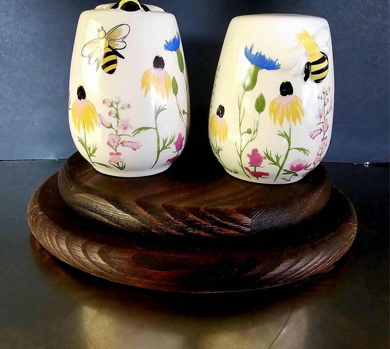 Vntg. (NEW) HONEY BEE & WILDFLOWERS S&P Shakers