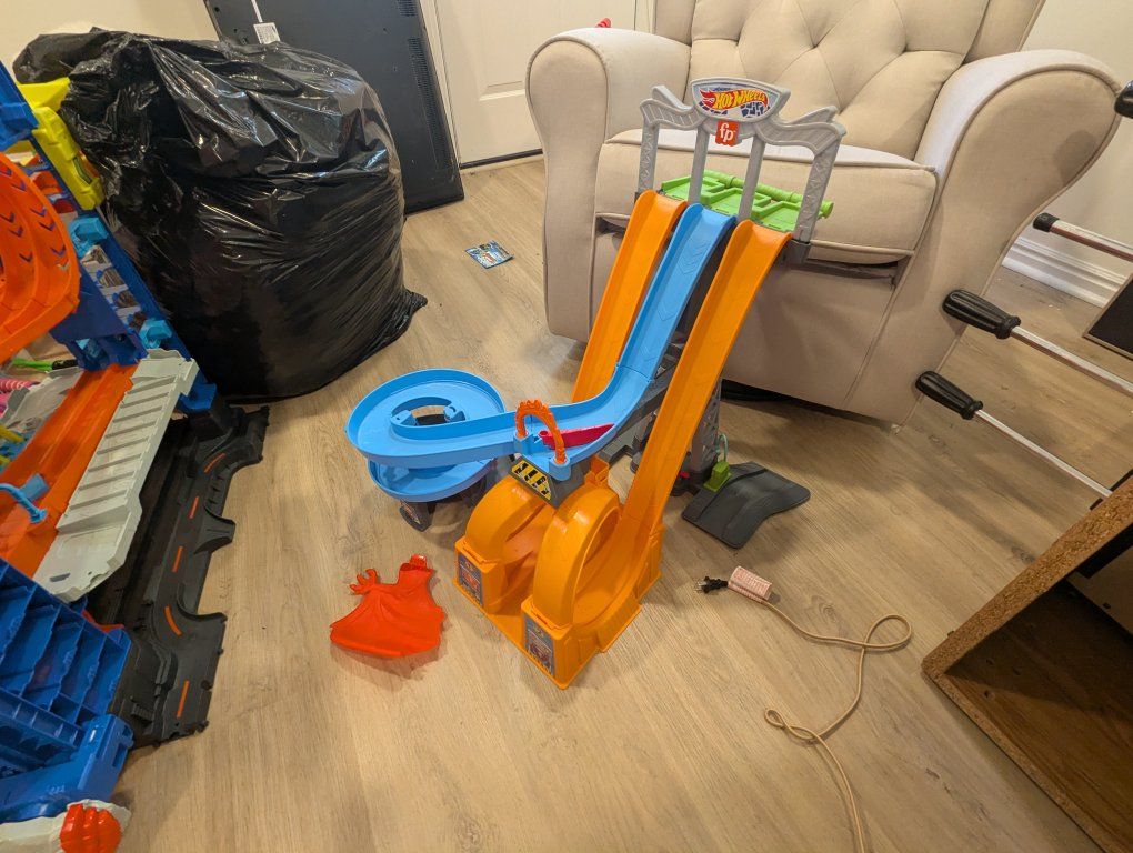 Hot Wheels Dual Launch Drag Race Track