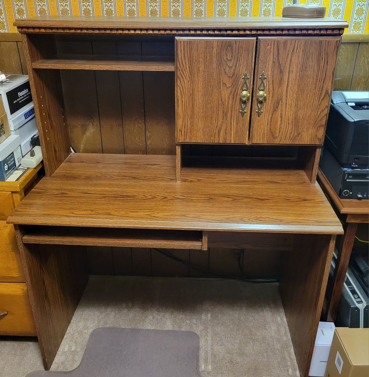 Vintage Wood Grain Office Desk with Hutch and Pull-Out Keyboard Tray