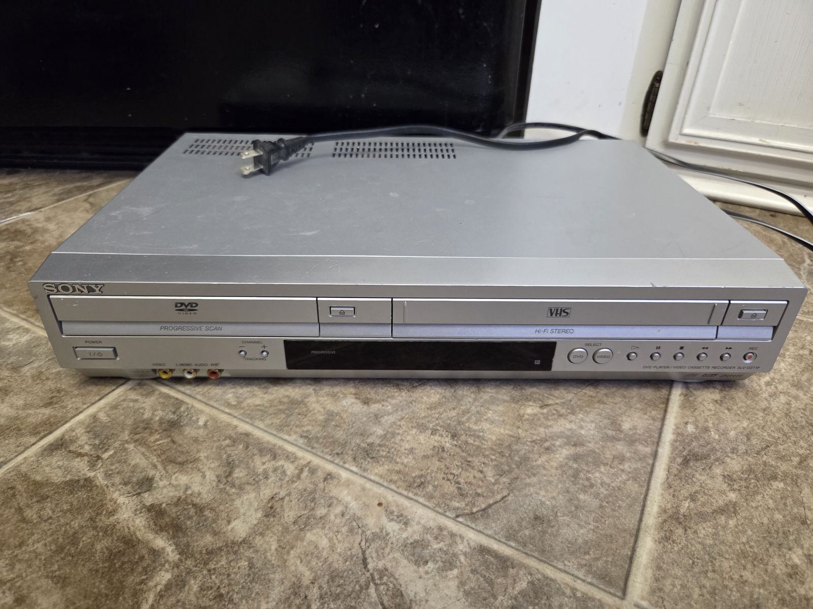 Sony vhs/dvd combo player