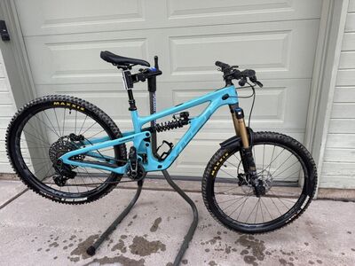 2024 Yeti SB160 T3 Medium